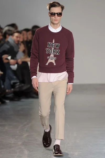 Look 15